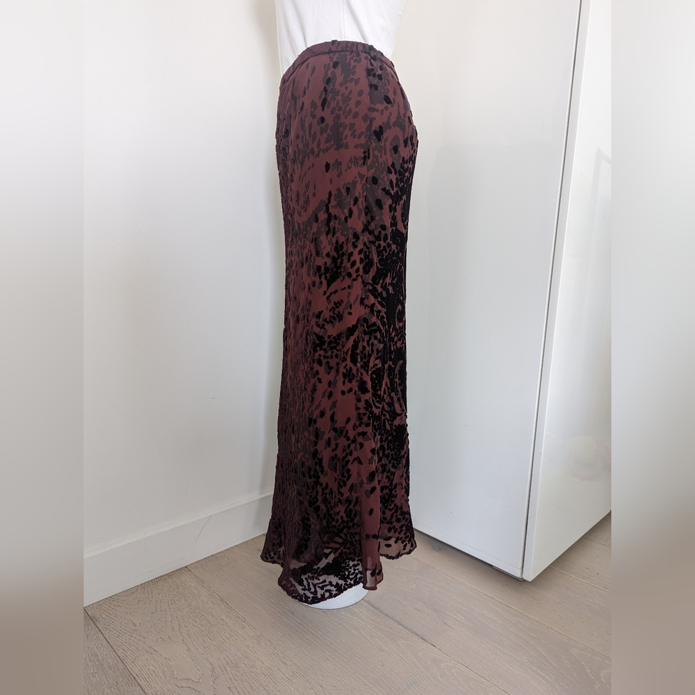 Vintage '90s Abstract Maroon/Burgundy Burn Out Velvet Skirt; Size S - Picture 8 of 9